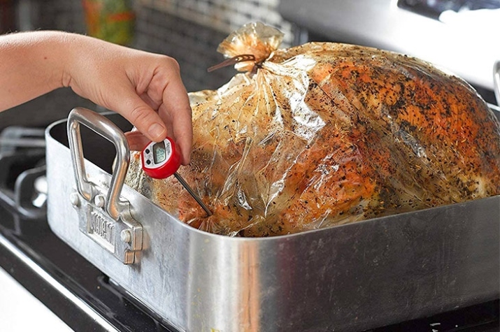 Easy-Peasy Guide To Baking A Turkey In A Cooking Bag: A Foolproof Method!