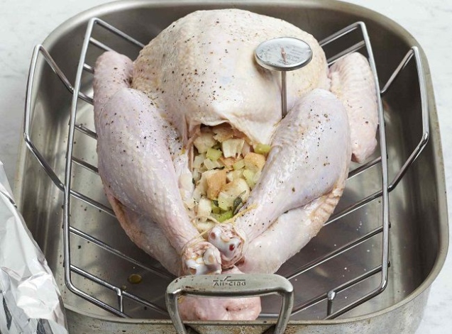 Master The Art Of Cooking A 22 Lb Turkey With These Expert Tips!