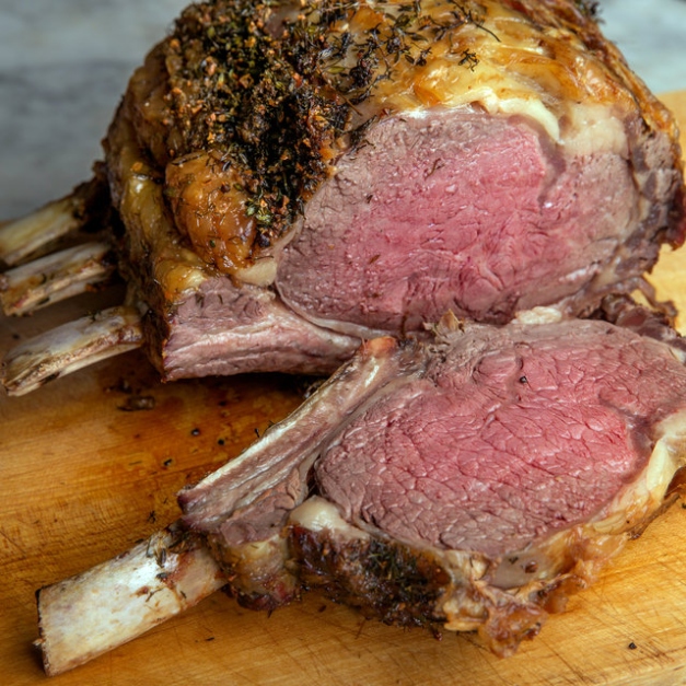 Niche Utama 2 Standing Rib Roast